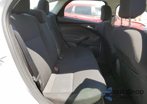 2018 Ford Focus Se z USA, uszkodzony, nr VIN 1FADP3FE8JL293413